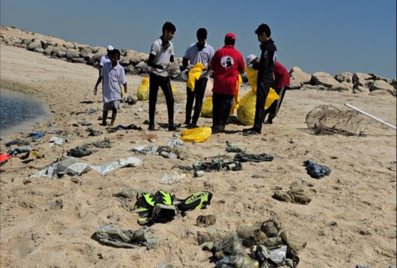 Kuwait Dive Team cleans Khor Iskandar south of country